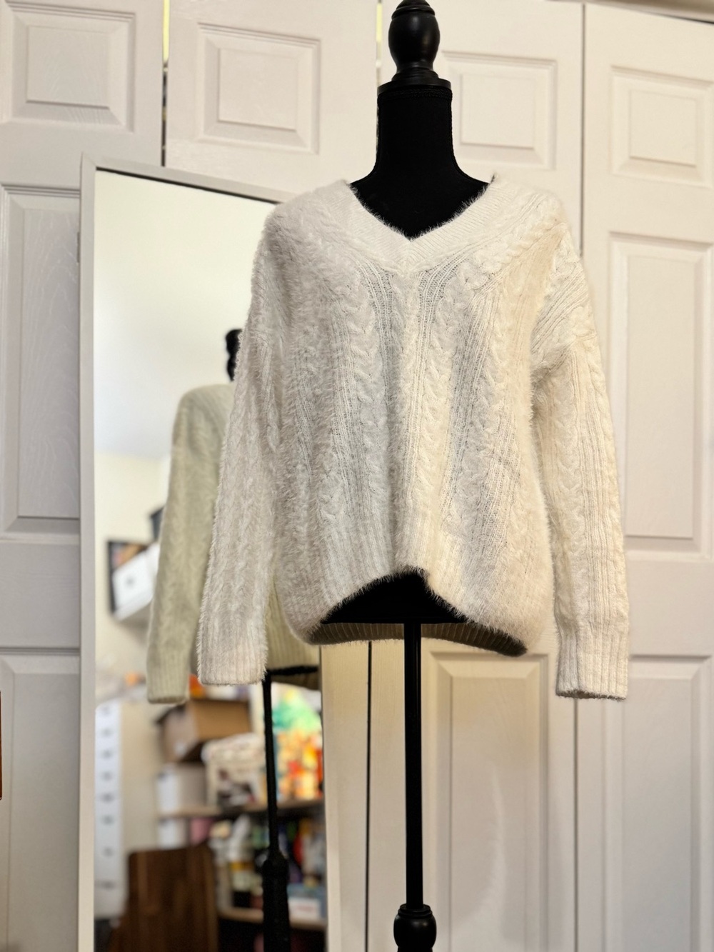 Lucky Brand Cream V-Neck Cable Knit Sweater